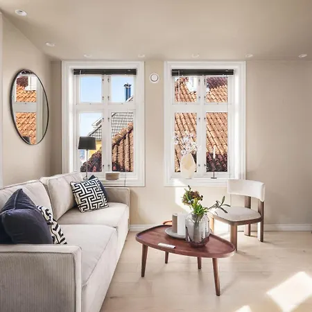 Dinbnb L 300 To Bryggen L Style House Revamped 2023 Lejlighed